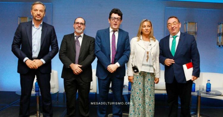 Aptur en mesa turismo de España