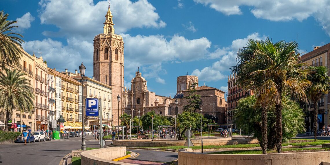 Más de la mitad de los turistas de la Comunitat eligen alojarse en Viviendas de Uso Turístico