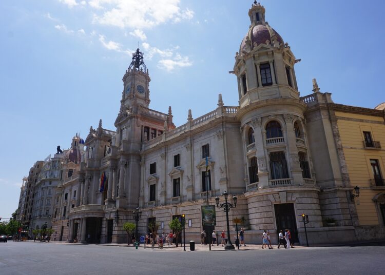 suspensión temporal de nuevos apartamentos turísticos en la ciudad de Valencia
