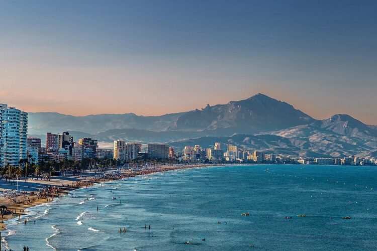 moratoria licencias viviendas turísticas Alicante